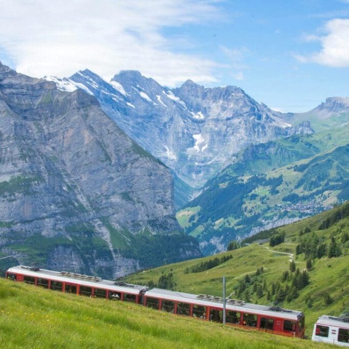 hero_MNRC_alpine-train